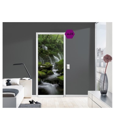 Uksekleebis siledale pinnale